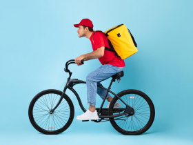 客戶希望你能夠 deliver the goods，不是要你親自送貨